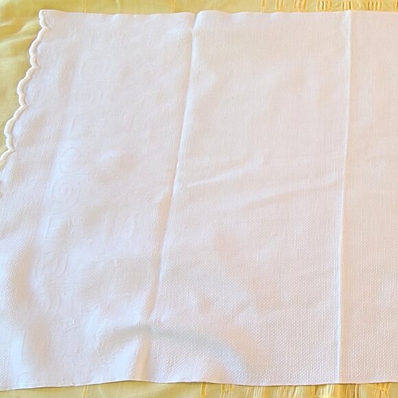 Four Beautiful Vintage Hand Embroidered Table Runners - Dresser Scarves - Picture 9 of 12